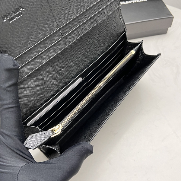 プラダ財布コピー素材ディテール